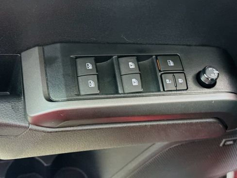 Certified 2022 Toyota Tacoma TRD Off-Road w/ TRD Premium Off Road Package AWD/4WD image 18