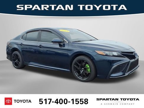 Used 2021 Toyota Camry SE w/ Convenience Package FWD image 5