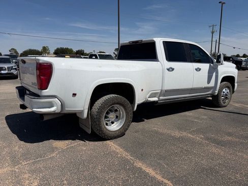 Used 2024 Chevrolet Silverado 3500 High Country w/ Technology Package AWD/4WD image 2