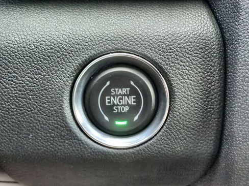 Used 2026 GMC Acadia Elevation w/ Elevation Premium Package FWD image 17