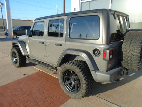 Used 2021 Jeep Wrangler Unlimited Sport AWD/4WD image 3