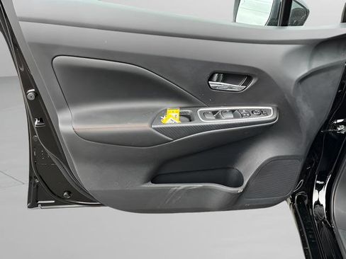 New 2025 Nissan Versa SR w/ Trunk Package FWD image 11