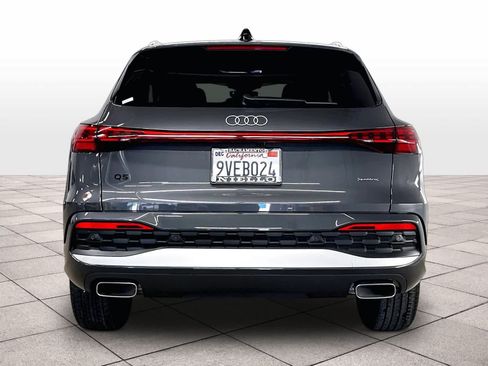 Certified 2025 Audi Q5 Premium w/ Convenience Package AWD/4WD image 8