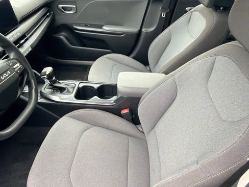 Used 2025 Kia K4 FWD image 3