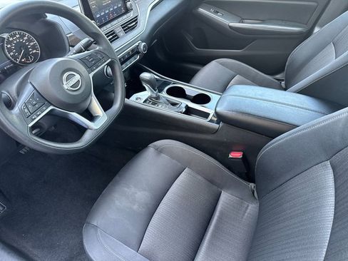 Used 2024 Nissan Altima 2.5 SV FWD image 9