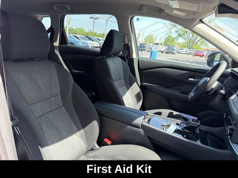 Used 2026 Nissan Rogue SV FWD image 37