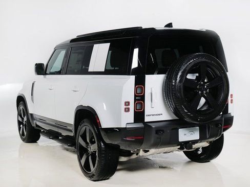 New 2026 Land Rover Defender 110 X-Dynamic SE image 32