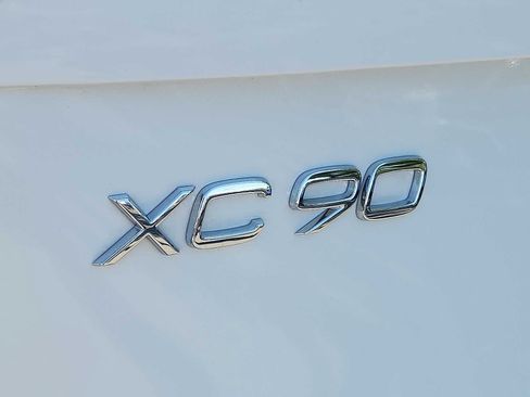 Certified 2024 Volvo XC90 B6 Ultimate w/ Protection Package AWD/4WD image 28