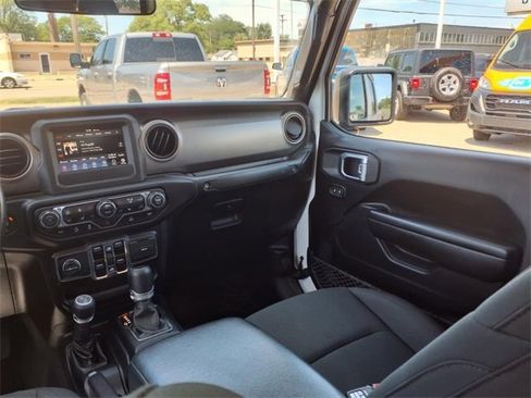 Used 2021 Jeep Gladiator Sport image 14
