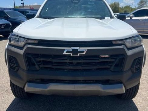 Used 2024 Chevrolet Colorado Trail Boss w/ Technology Package AWD/4WD image 8