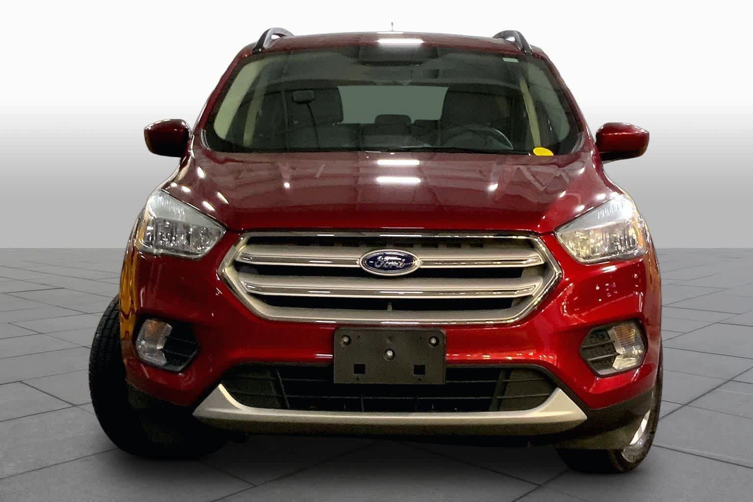 Used 2018 Ford Escape SE w/ SE Sync 3 Package AWD/4WD image 4