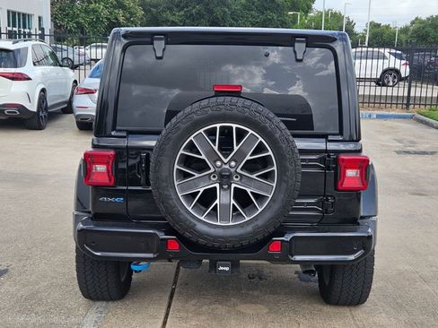 Used 2024 Jeep Wrangler High Altitude AWD/4WD image 6