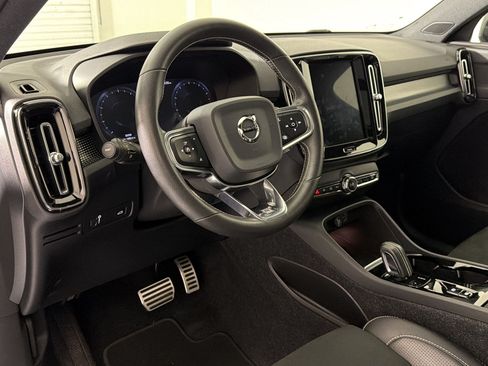 Used 2020 Volvo XC40 T5 R-Design AWD/4WD image 4