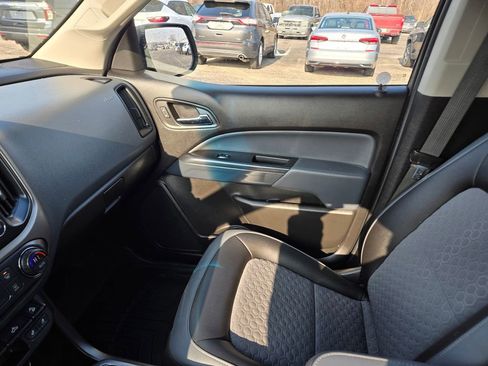 Used 2018 Chevrolet Colorado Z71 image 17