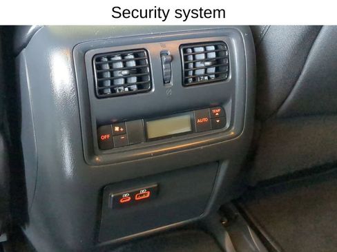 Used 2020 Nissan Pathfinder SV image 24