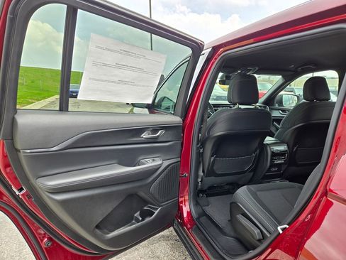 New 2026 Jeep Grand Cherokee L Laredo AWD/4WD image 24