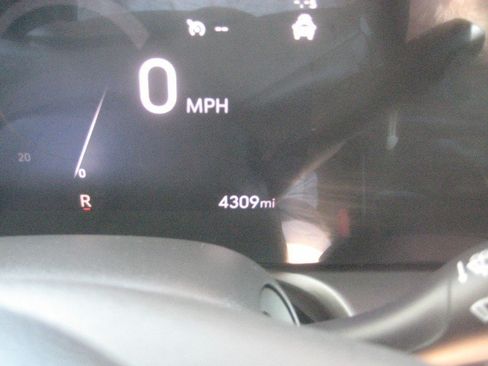 Used 2025 Buick Encore GX Sport Touring FWD image 23