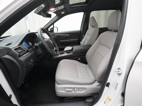 Certified 2025 Honda Passport EX-L image 7