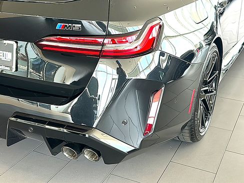 New 2027 BMW M5 Touring AWD/4WD image 8