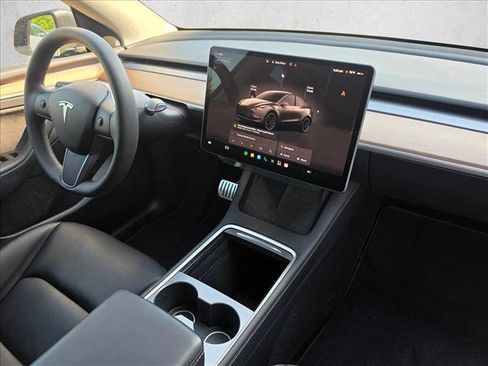 Used 2024 Tesla Model Y Performance AWD/4WD image 10