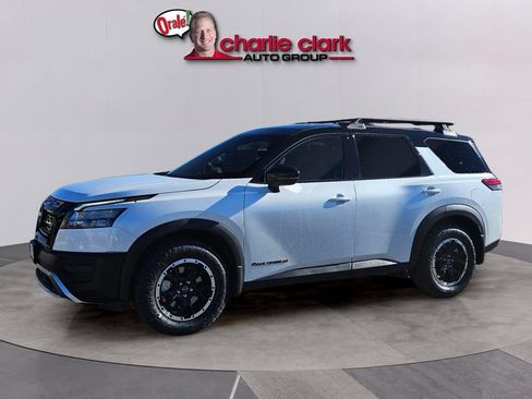 Used 2025 Nissan Pathfinder Rock Creek AWD/4WD image 2