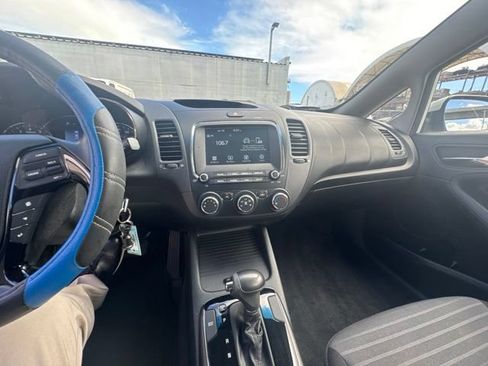 Used 2018 Kia Forte S FWD image 19