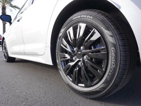 Used 2024 Toyota Corolla LE image 6