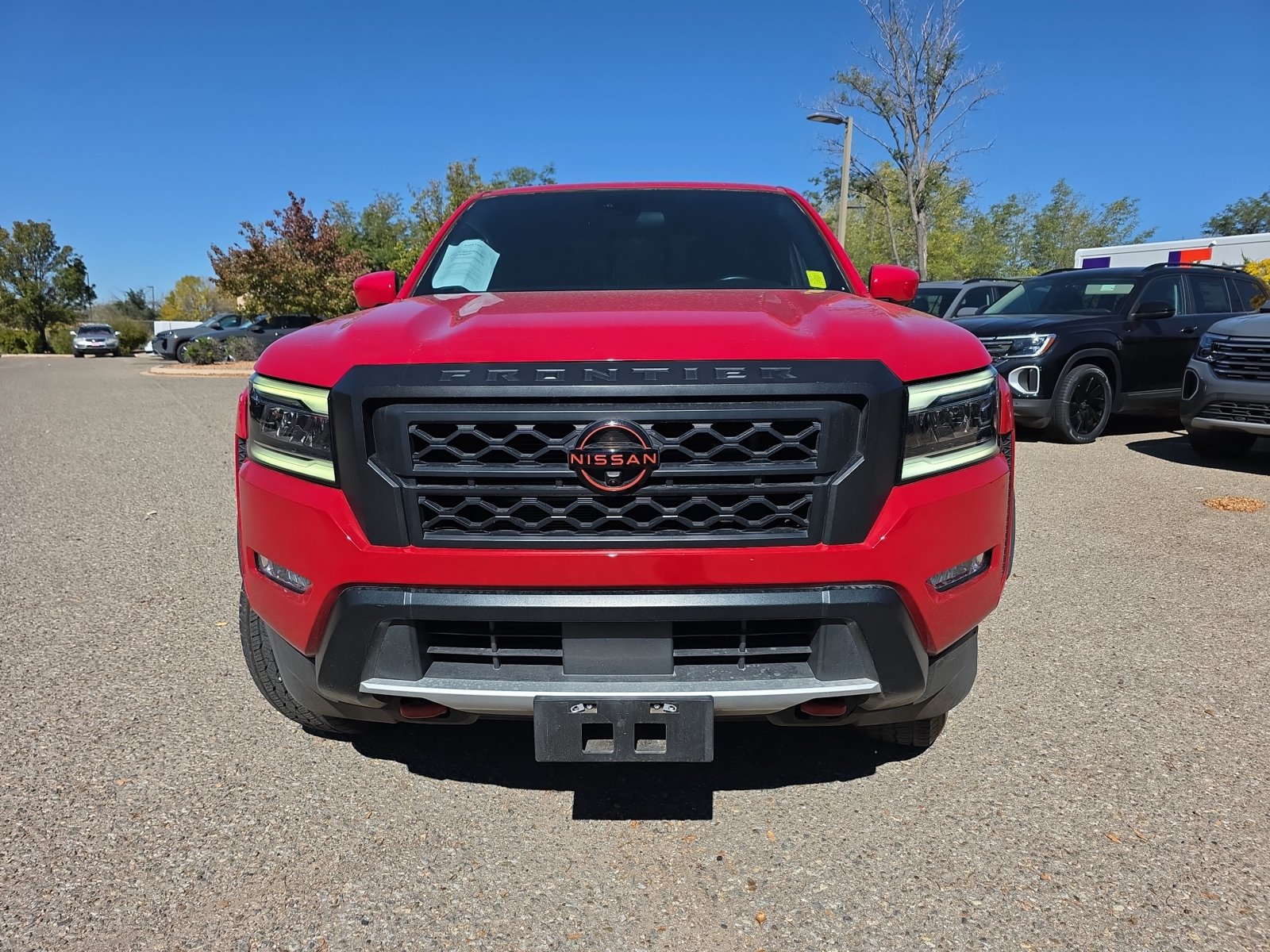 Used 2022 Nissan Frontier Pro-X RWD image 2