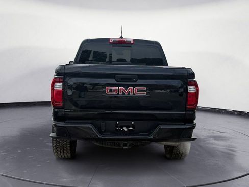 Used 2024 GMC Canyon Denali image 4
