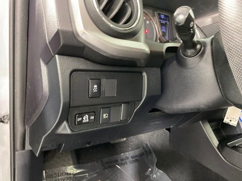 Used 2021 Toyota Tacoma SR5 image 12