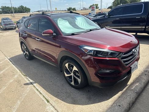 Used 2016 Hyundai Tucson Limited w/ Option Group 03 FWD image 4