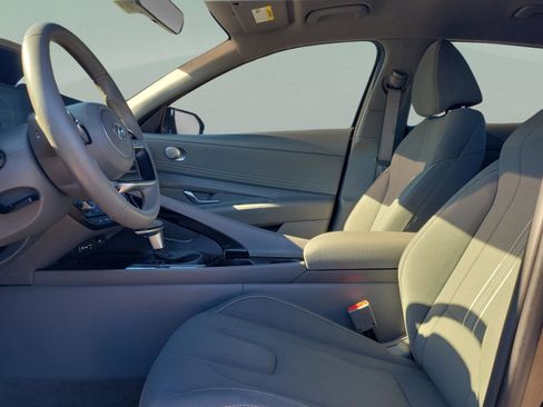 Certified 2023 Hyundai Elantra SEL w/ Convenience Package image 17