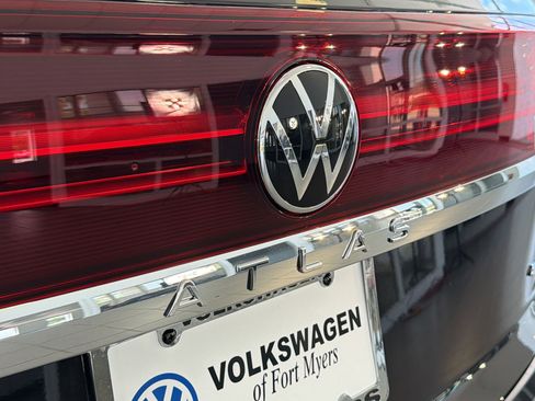 New 2026 Volkswagen Atlas Cross Sport SE AWD/4WD image 33
