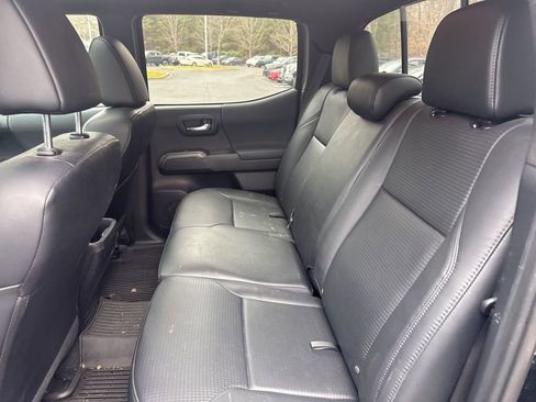 Used 2019 Toyota Tacoma TRD Off-Road image 11