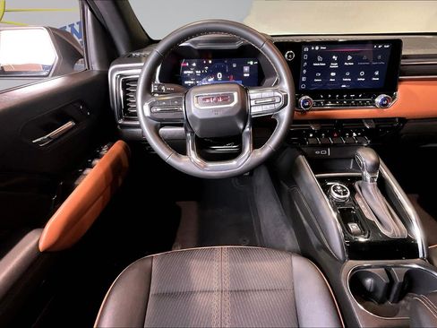 Used 2024 GMC Canyon AT4 w/ Technology Package AWD/4WD image 10