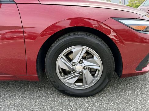 Certified 2024 Hyundai Elantra SE FWD image 9