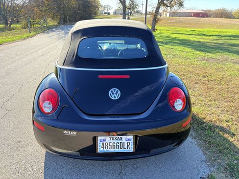 Used 2007 Volkswagen Beetle Convertible w/ Package 2 image 6