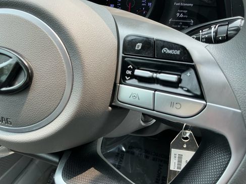 Used 2023 Hyundai Elantra SE FWD image 20