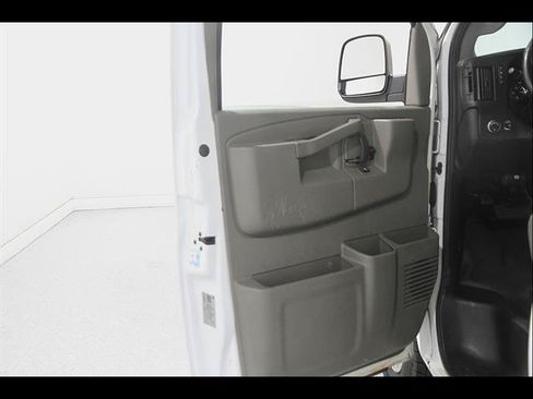 Used 2020 GMC Savana 2500 w/ Driver Convenience Package RWD image 4