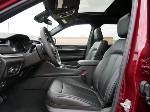 New 2026 Jeep Grand Cherokee L Limited image 6