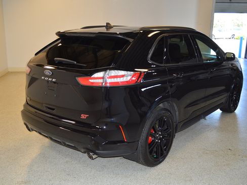 Used 2021 Ford Edge ST-Line AWD/4WD image 3