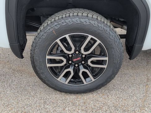 New 2026 GMC Sierra 1500 AT4 w/ AT4 Preferred Package AWD/4WD image 33