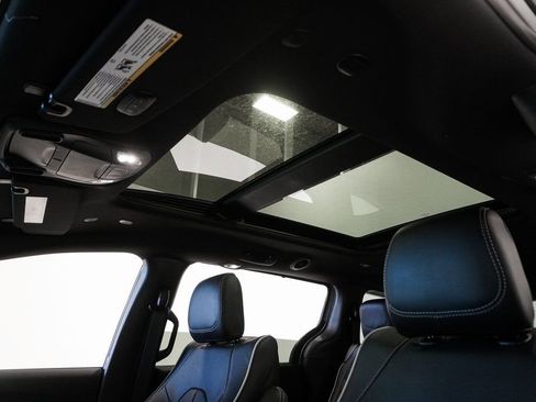 New 2026 Chrysler Pacifica Limited image 13