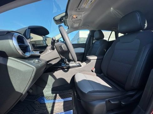 Used 2024 Chevrolet Trax LT FWD image 14