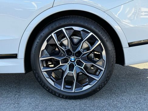 Certified 2024 BMW X7 xDrive40i w/ M Sport Package image 18