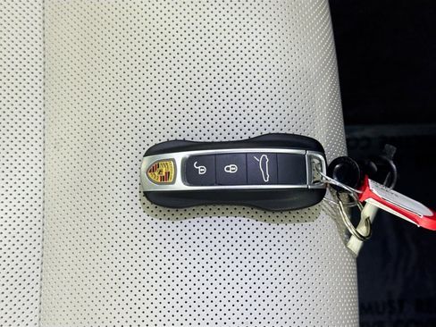 Used 2018 Porsche Panamera 4S image 44