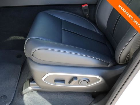 New 2025 Jeep Wagoneer L Series II AWD/4WD image 14