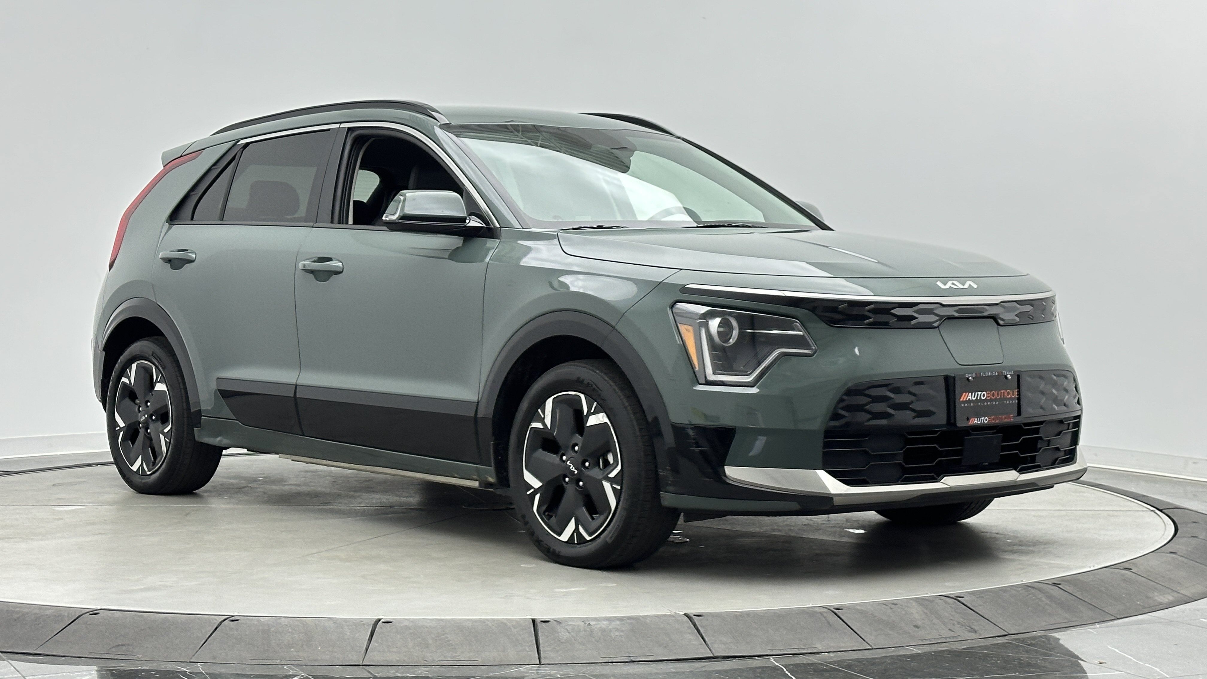Used 2024 Kia Niro Wind FWD image 3