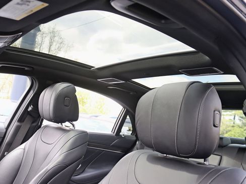 Used 2015 Mercedes-Benz S 550 4MATIC Sedan image 32