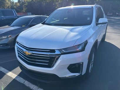Used 2023 Chevrolet Traverse LT